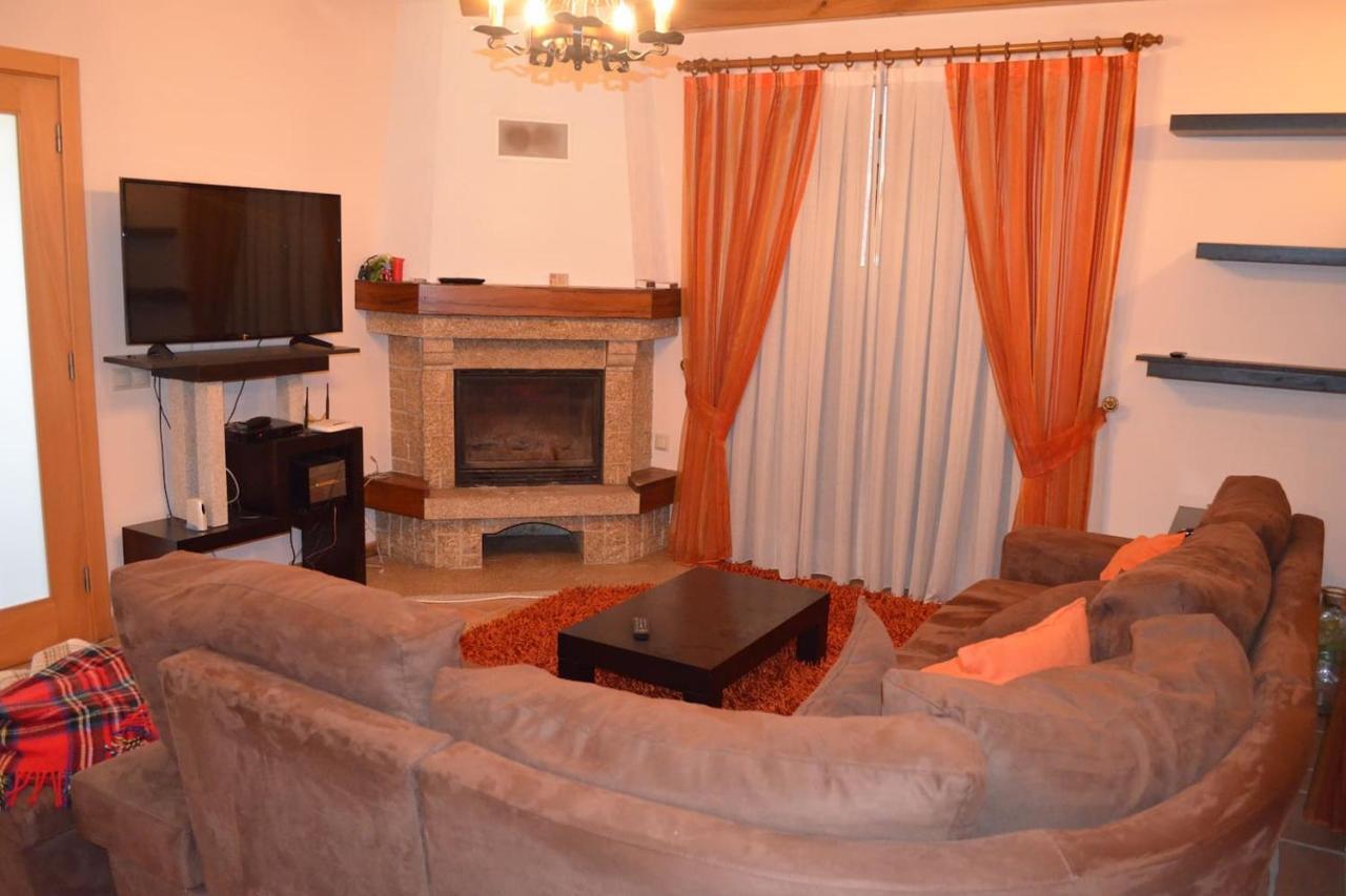 Valadas Guest House Canedo  エクステリア 写真